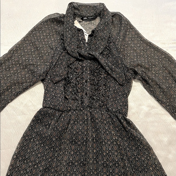 Abstract long sleeve dress - Picture 3 of 5